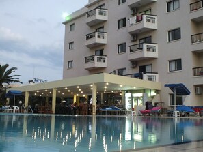 Bar (on property) - Livas Hotel Apartments (Paralimni)
