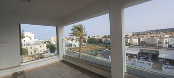 Soundproofing, free cots/infant beds, bed sheets