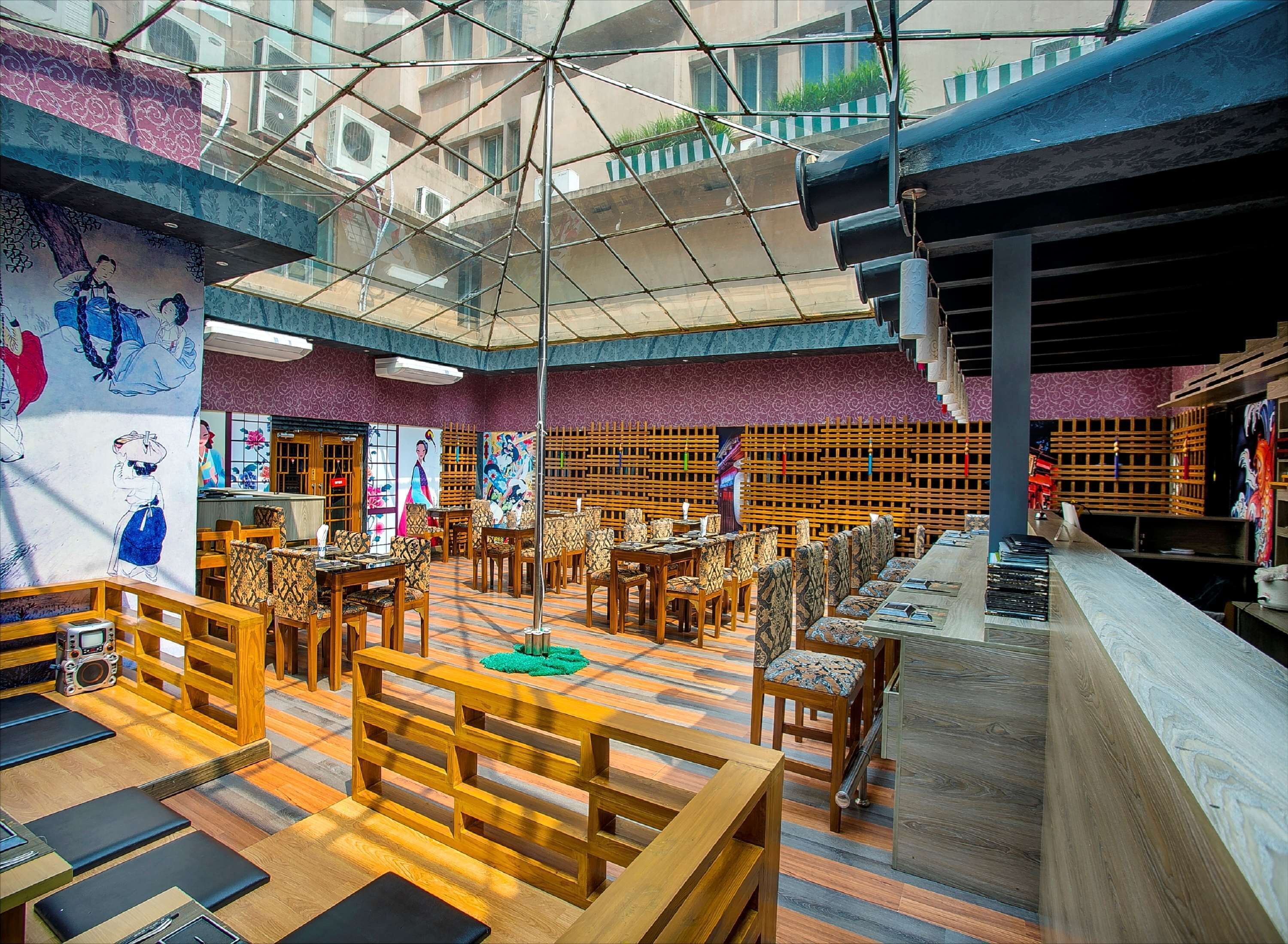 4 restaurants, breakfast, lunch, dinner served; international cuisine