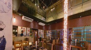 Hi ha 4 restaurants amb plats de cuina internacional 