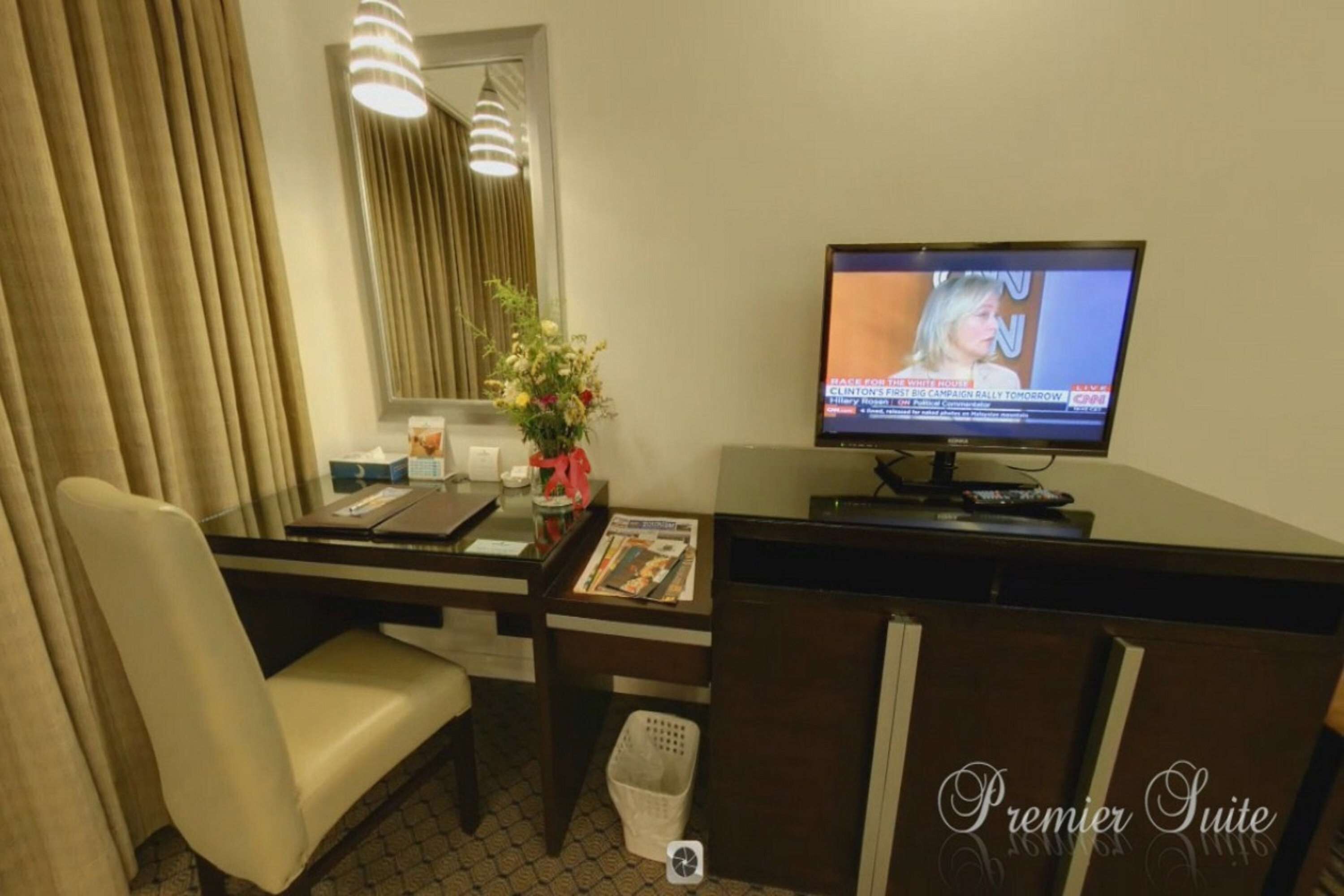 1 bedroom, premium bedding, down duvets, minibar