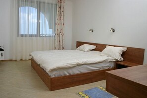 In-room safe, iron/ironing board, cots/infant beds, free WiFi - Watermill Holiday Apartments (Sveti Vlas)