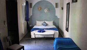 舒适三人房 | 高档床上用品、免费婴儿床、折叠床/加床（额外收费）