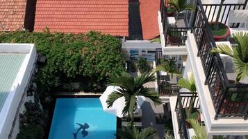 Outdoor pool, pool loungers
