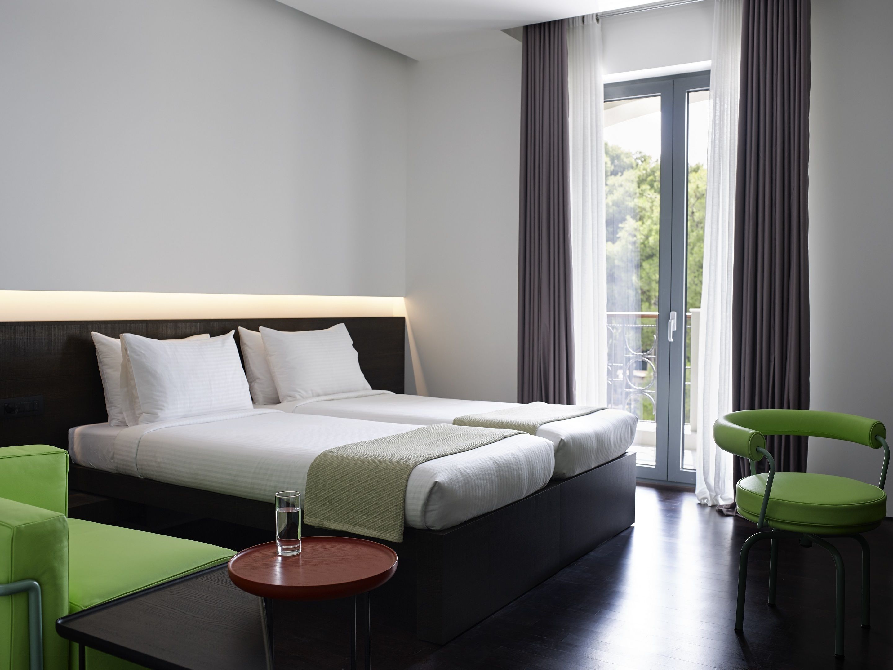 deluxe twin room | hypo-allergenic bedding, minibar, in-room safe, desk