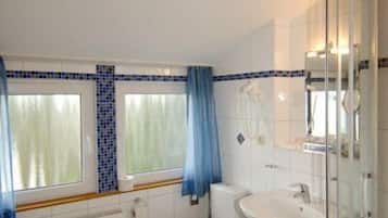 Shower, free toiletries, hair dryer