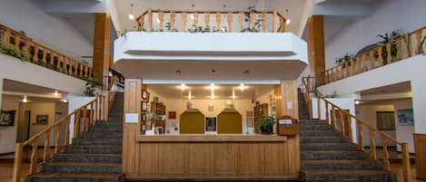 Check-in/check-out kiosk