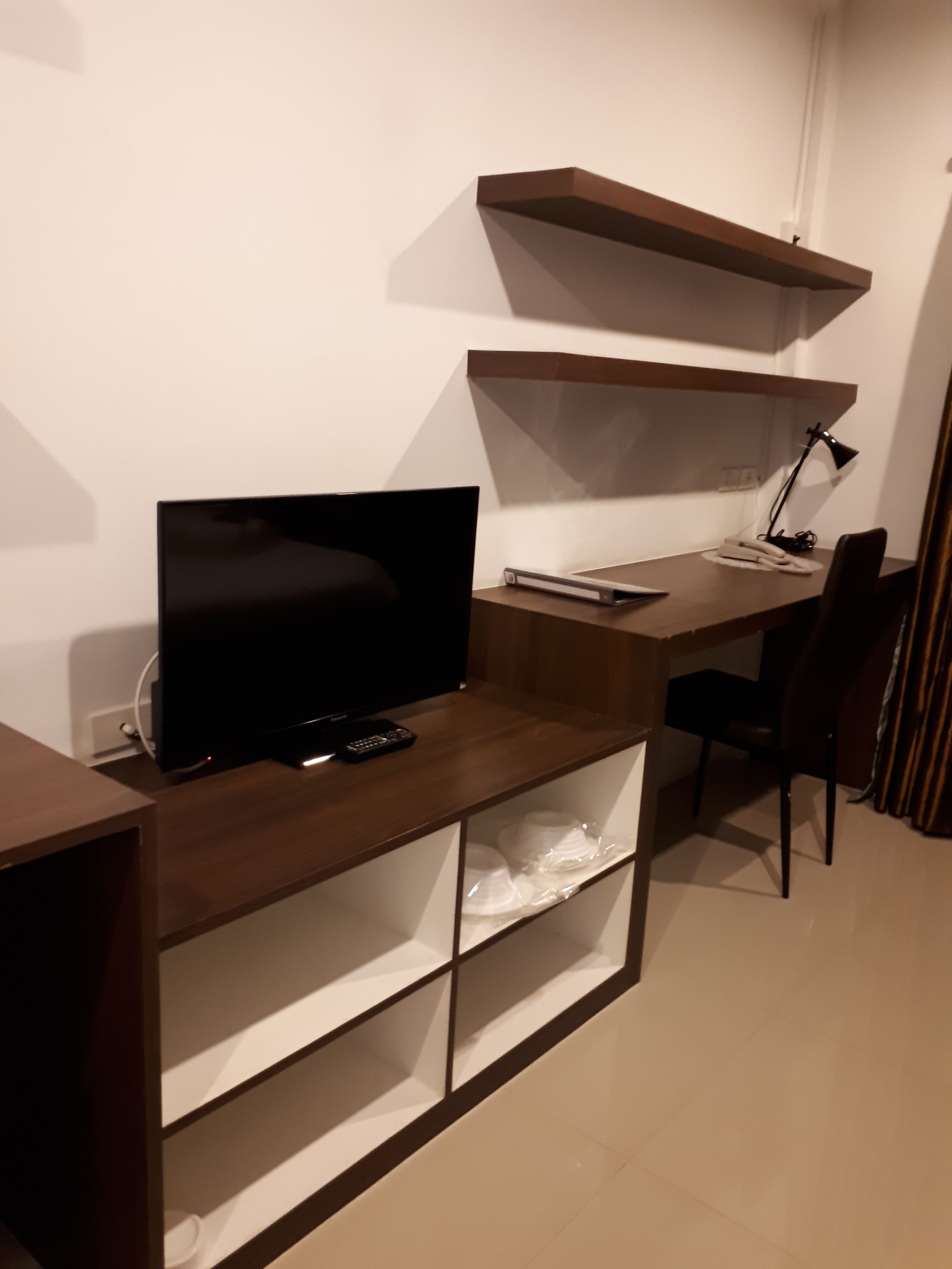 standard double room, 1 double bed | hypo-allergenic bedding, desk, free wifi, bed sheets