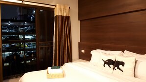 ห้องดับเบิล | เครื่องนอนป้องกันสารก่อภูมิแพ้, โต๊ะทำงาน, Wi-Fi ฟรี, ผ้าปูที่นอน