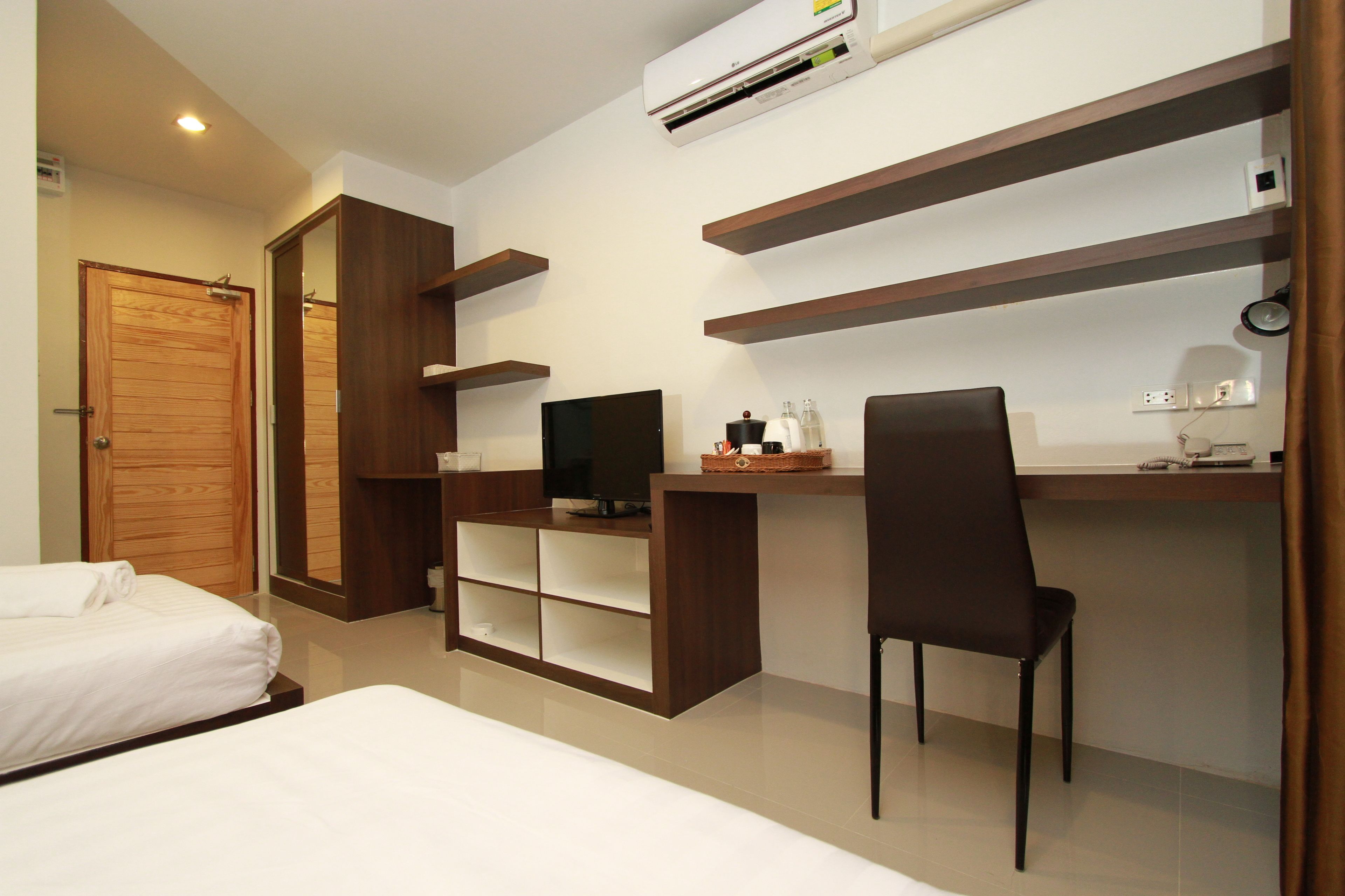 standard twin room, 2 single beds | room amenity
