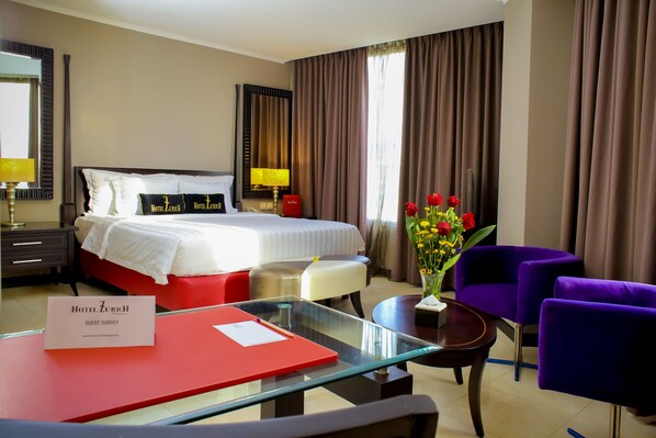 Junior Suite, 1 Queen Bed