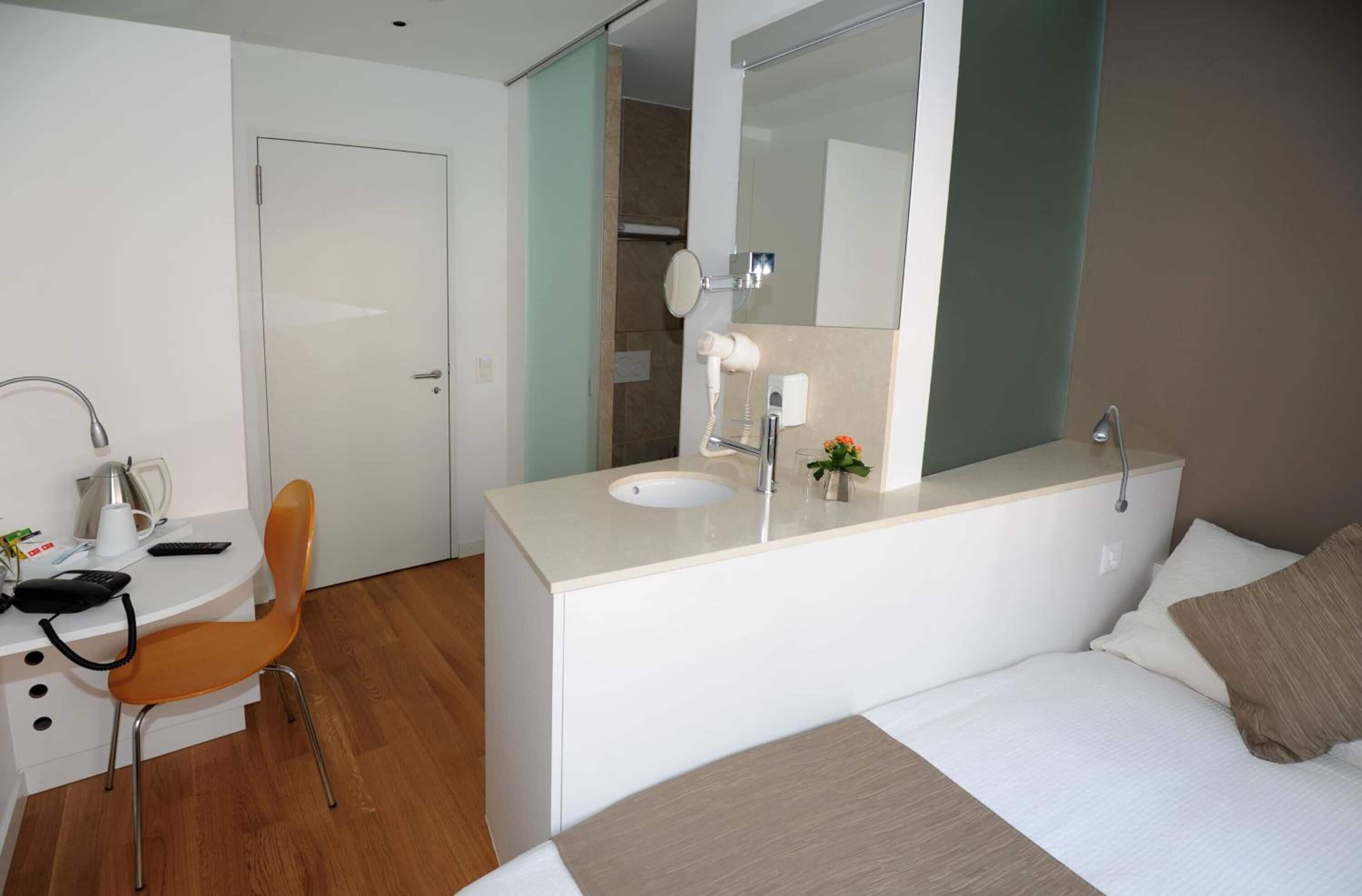 Minibar, in-room safe, desk, cribs/infant beds