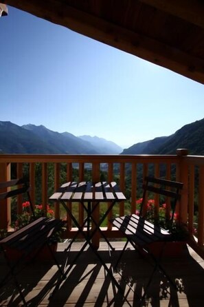 Double or Twin Room | Balcony