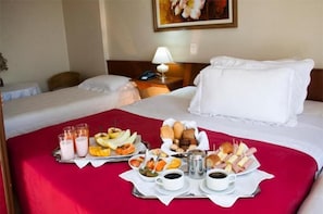Hypo-allergenic bedding, minibar, free WiFi, bed sheets - Hotel Verde Plaza (Santana do Livramento)