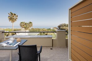 Studio, Sea View