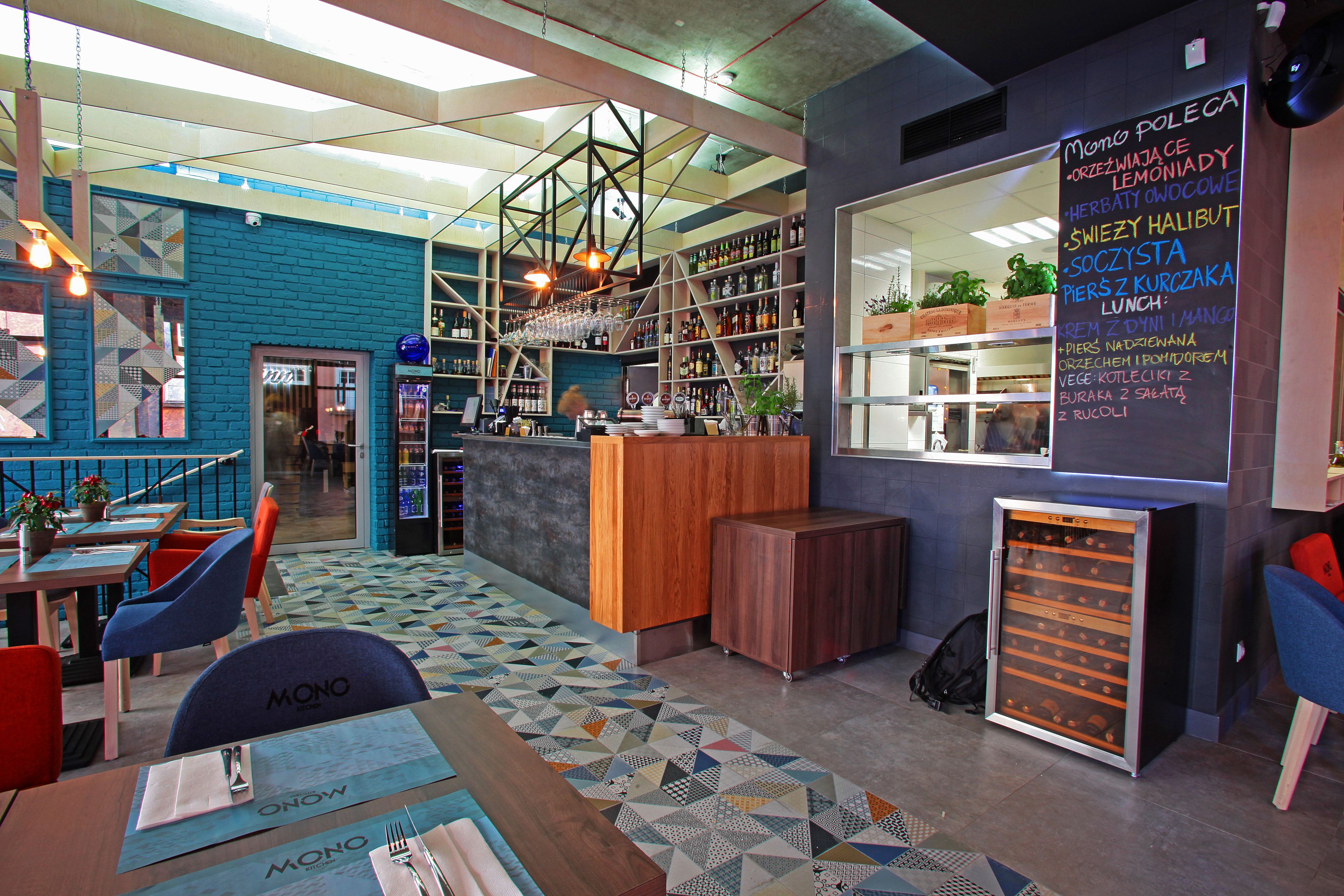 breakfast and dinner served, international cuisine