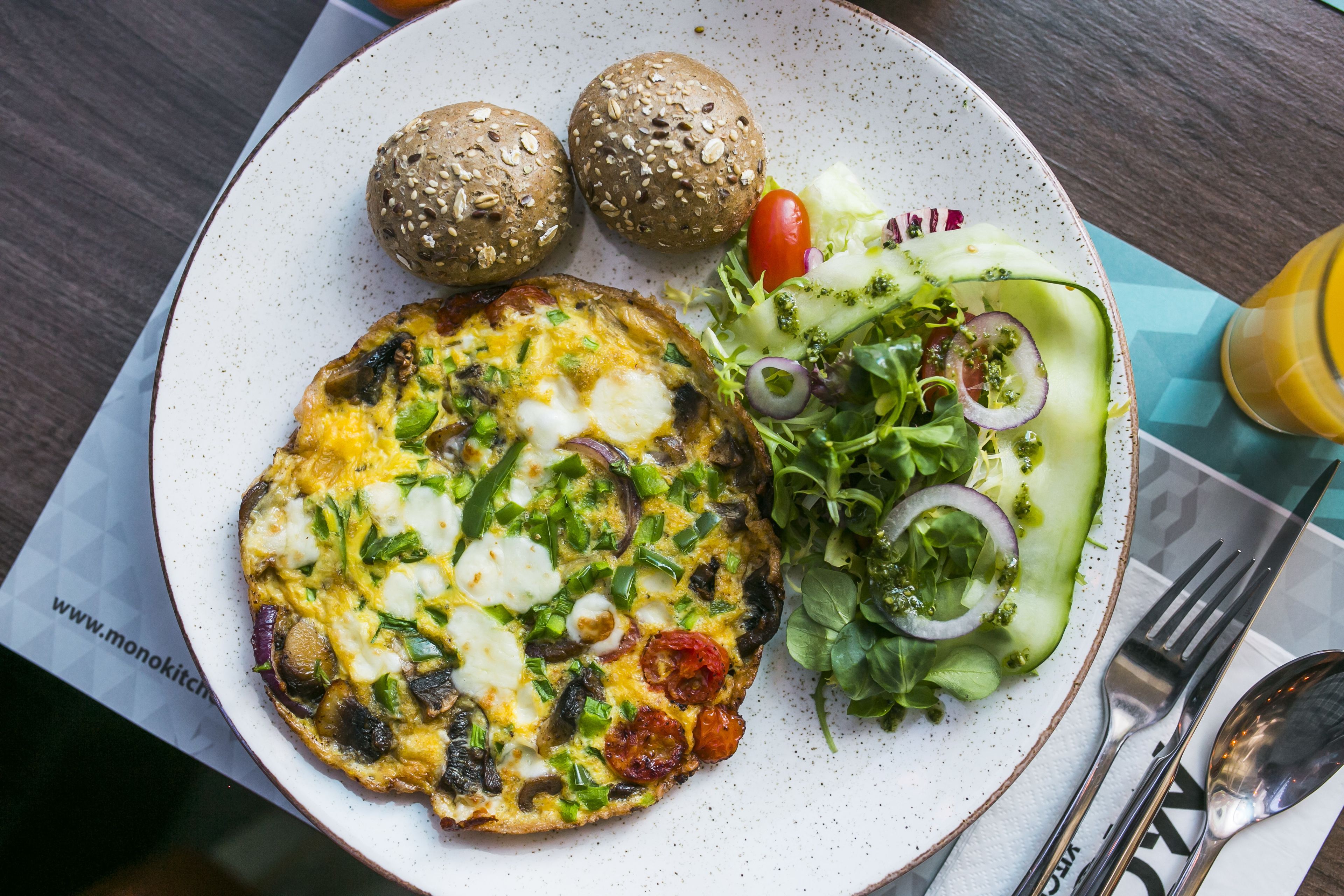 daily continental breakfast (pln 67 per person)