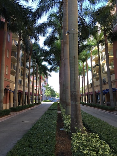 LYX Suites at Merrick Park in Coral Gables