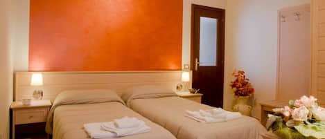 Double Room, Garden View | Desk, free cribs/infant beds, free WiFi