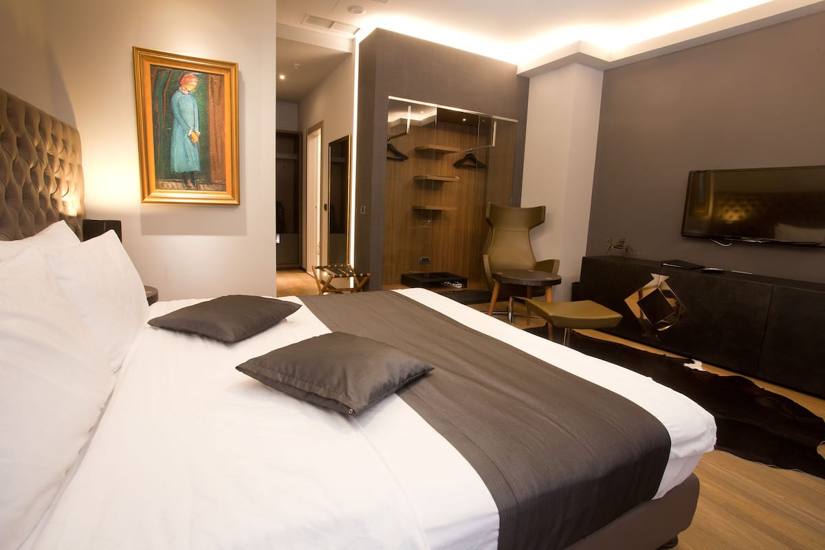 Diplomatic Room | Minibar, Zimmersafe, Verdunkelungsvorhänge, schallisolierte Zimmer