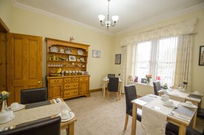 Free daily cooked-to-order breakfast - Knight's Rest Guest House (Airdrie)