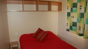 Bungalow, 2 Bedrooms | 2 bedrooms, rollaway beds
