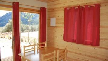 Bungalow, 2 Bedrooms | Private kitchen | Fridge, microwave, stovetop, cookware/dishes/utensils