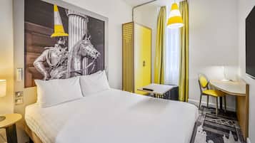 Premium bedding, desk, iron/ironing board, free WiFi