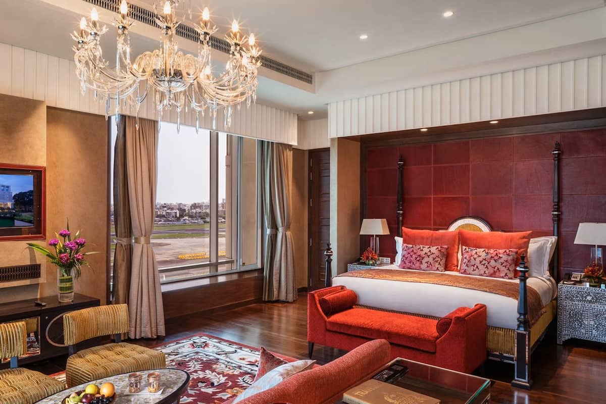 Presidential Suite with Breakfast, Two Way Airport Transfers, Evening Cocktail Hours & High-Tea | Premium bedding, minibar, in-room safe, individually furnished