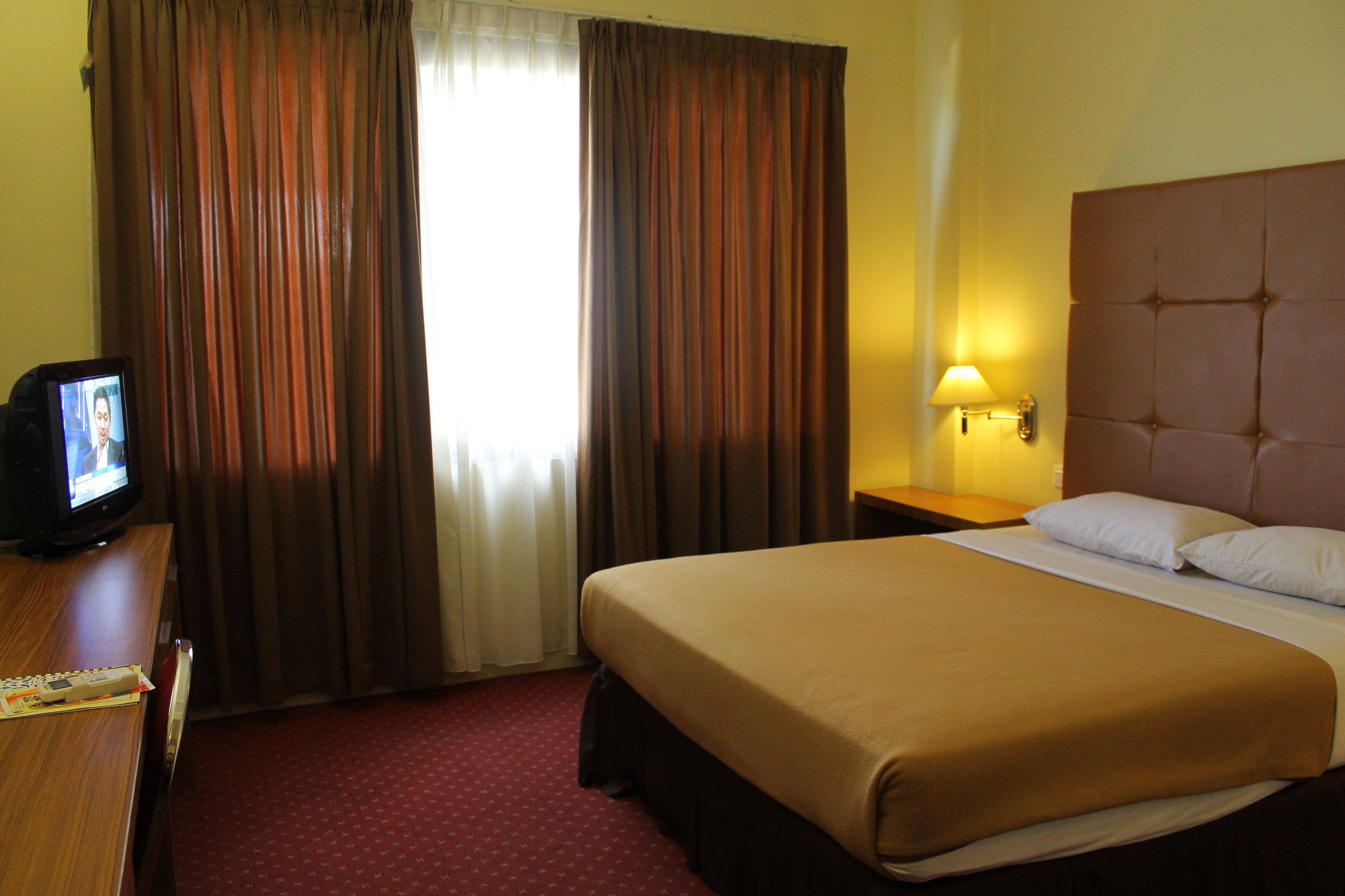 superior room twin | premium bedding, individually decorated, desk, rollaway beds