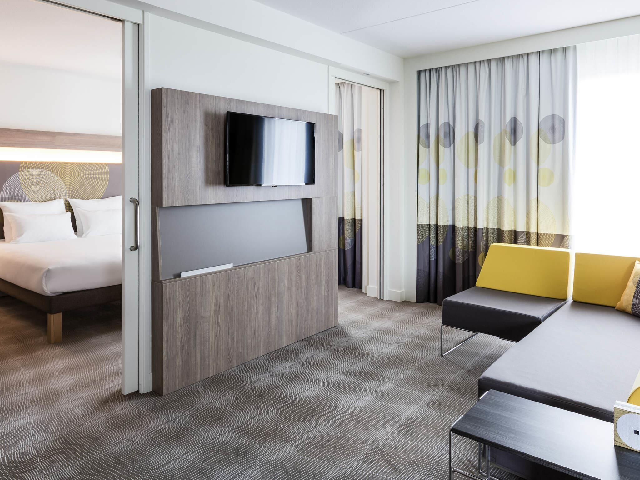 Superior Suite, 1 King Bed | In-room safe, desk, laptop workspace, soundproofing
