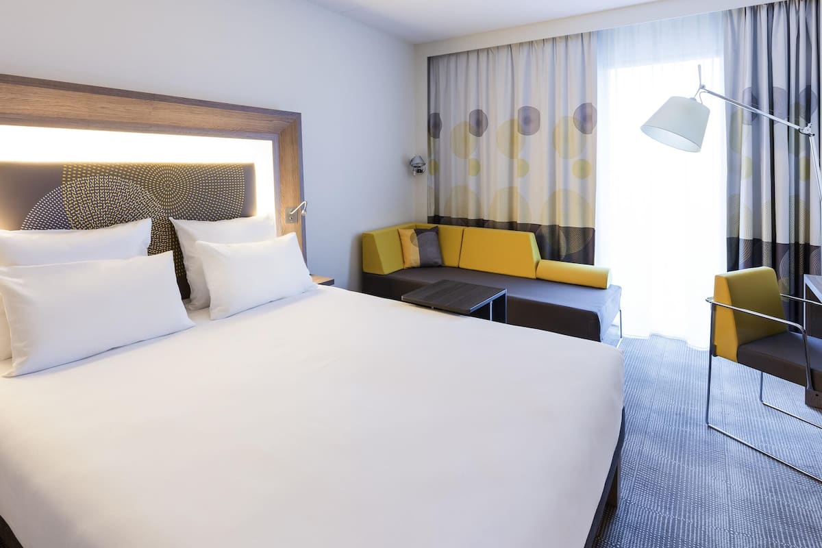 In-room safe, desk, laptop workspace, soundproofing