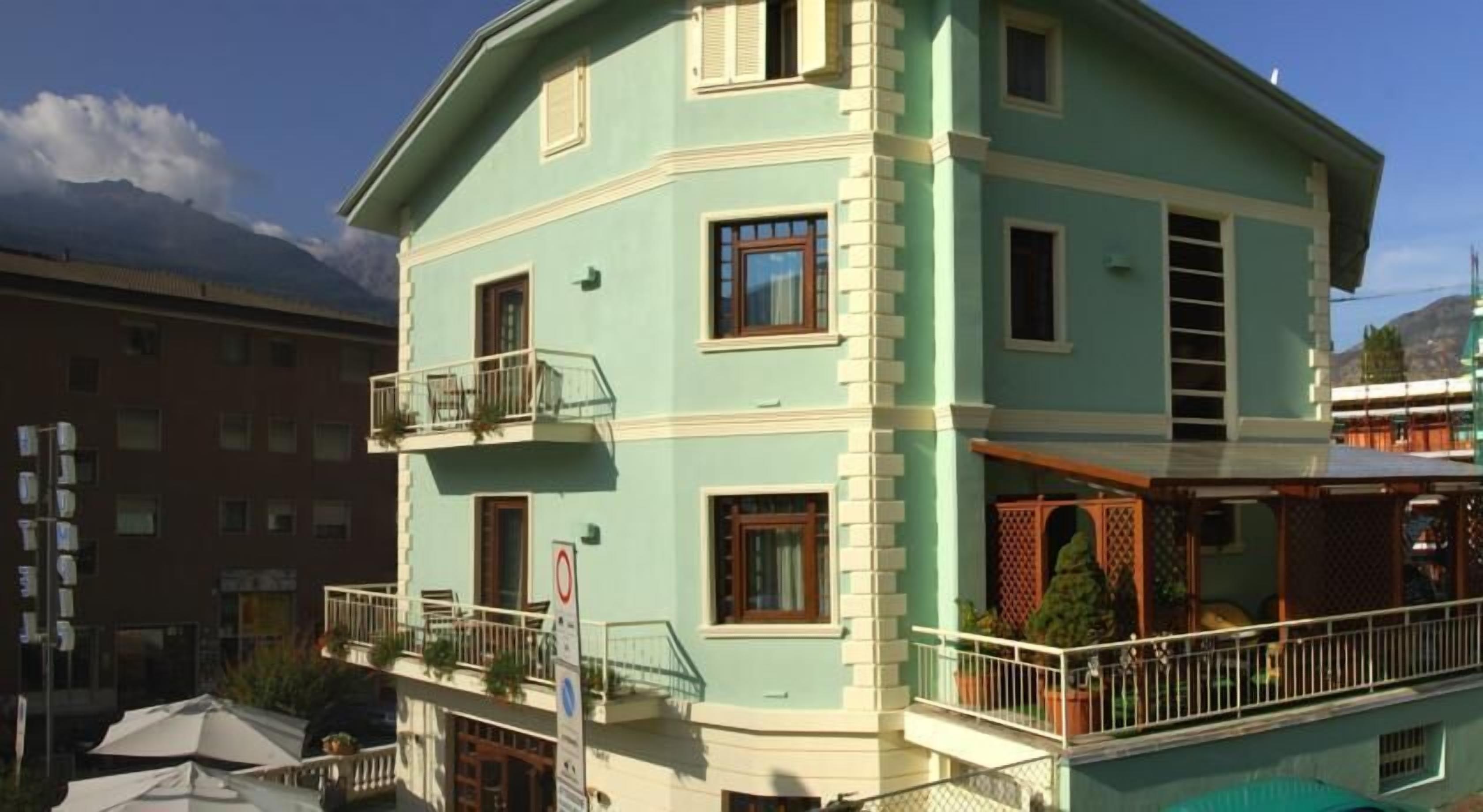 Esterni