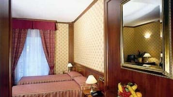 Twin Room | Premium bedding, minibar, in-room safe, desk