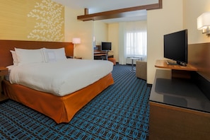 Premium bedding, desk, laptop workspace, iron/ironing board - Fairfield Inn & Suites Cotulla (Cotulla)