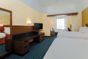 Premium bedding, desk, laptop workspace, iron/ironing board - Fairfield Inn & Suites Cotulla (Cotulla)