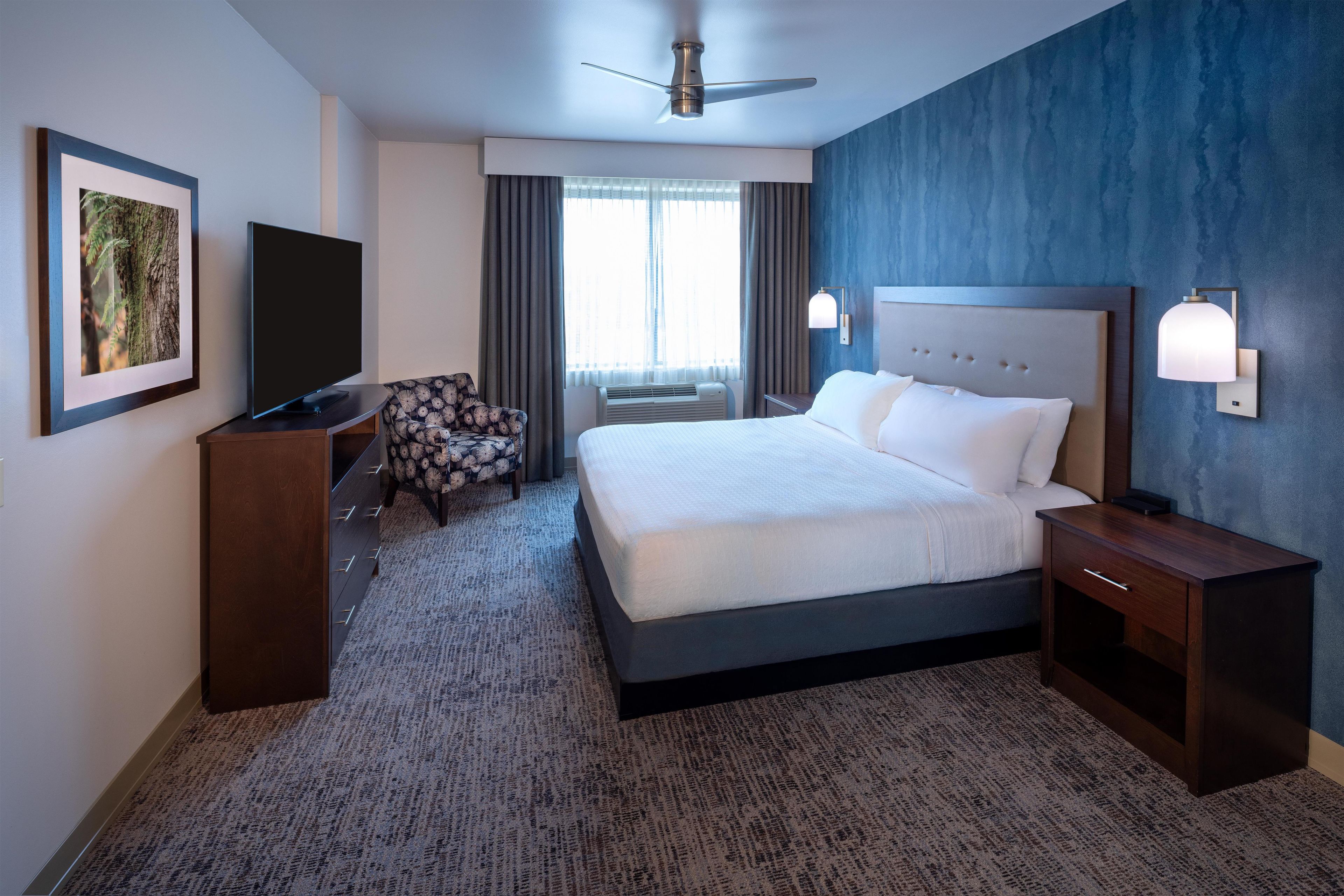 Hypo-allergenic bedding available, in-room safe, iron/ironing board