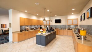 Breakfast area - Homewood Suites by Hilton Seattle-Issaquah (Issaquah)
