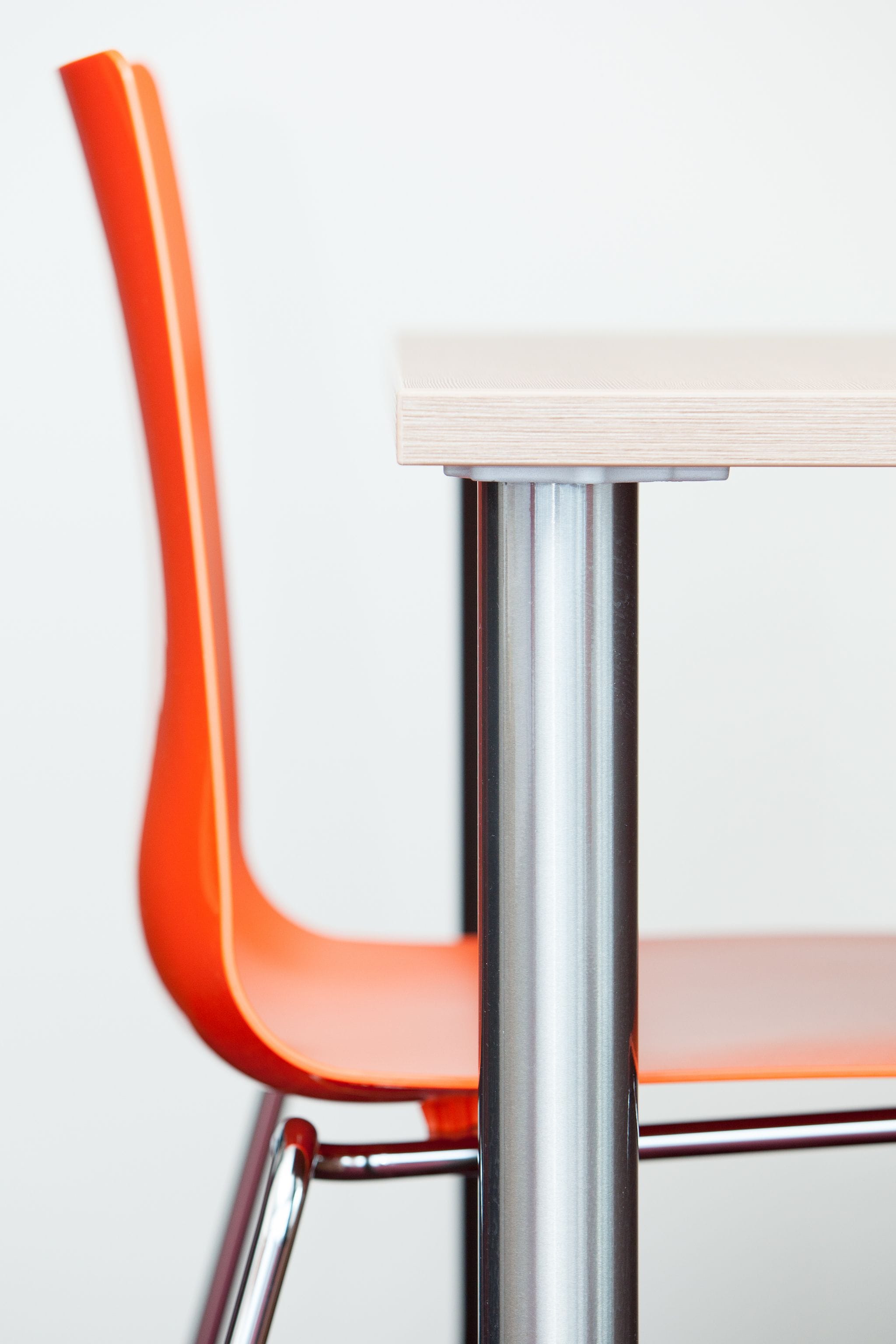 1 bedroom, desk, soundproofing, cots/infant beds