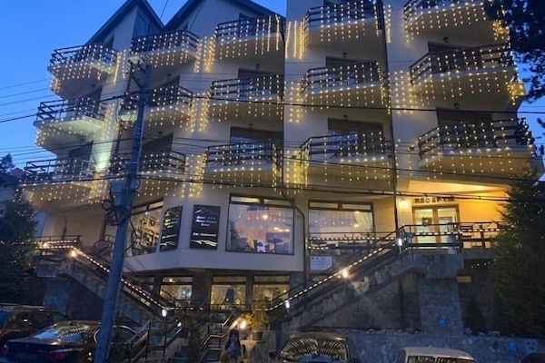 Fachada del alojamiento - Noche