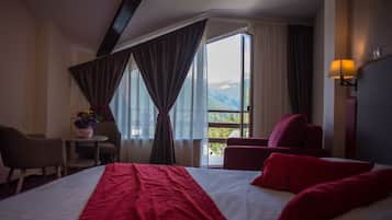 Panoramic Double Room, 1 Queen Bed, Mountain View, Mountainside | Minibar, in-room safe, desk, soundproofing