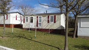 Mobile Home (2/4 pax) | Front of property - Camping Lluçanés (Olost)