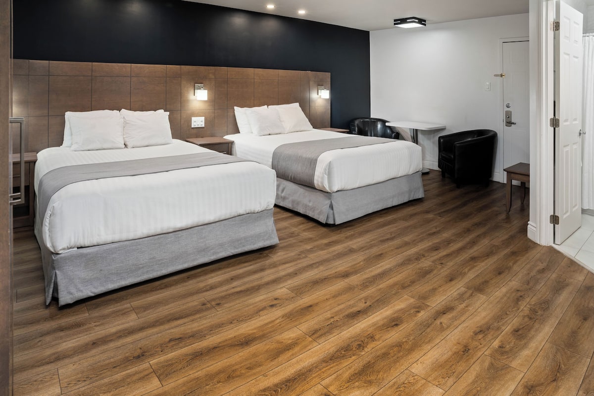 standard room, 2 double beds | minibar, desk, blackout curtains, soundproofing