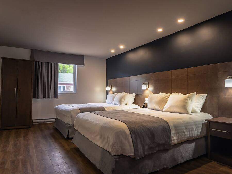 Kamar Standar, 2 Tempat Tidur Double | Meja kerja, Wi-Fi gratis, dan seprai linen