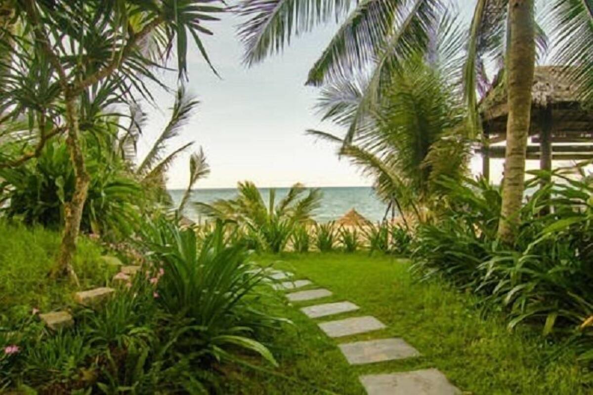 Grand Double Room, 1 King Bed, Garden View | Garden view
