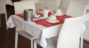 Free daily buffet breakfast - B&B Botton D'Oro 2 (Basiglio)
