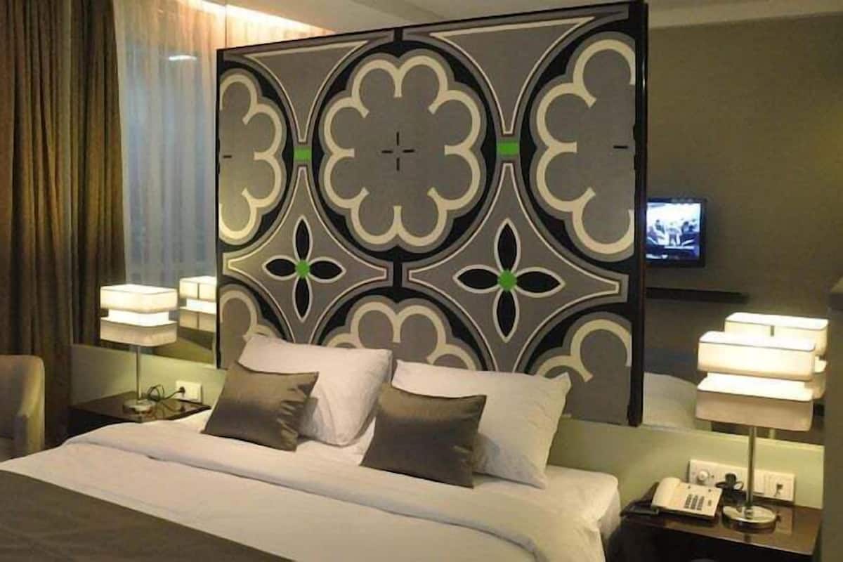 Peralatan tempat tidur premium, peti besi dalam bilik