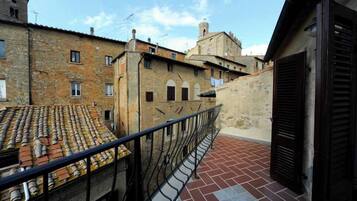 Suite Junior, vue ville | Terrasse/Patio