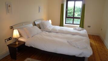 2 Schlafzimmer, Bügeleisen/Bügelbrett, kostenloses WLAN