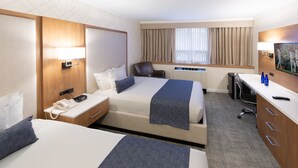 In-room safe, desk, laptop workspace, iron/ironing board - The Radnor Hotel (Wayne)